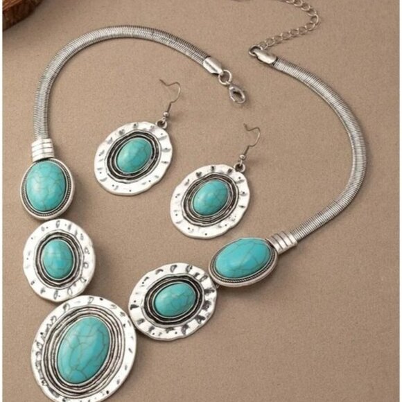 Boho Statement Necklace & Earrings Set – Vintage Silver & Turquoise Oval Jewelry - Picture 4 of 5